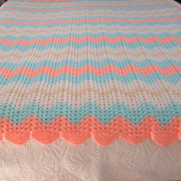 New VTG Handmade Chevron Crochet Afghan Throw Blanket Large Multicolor  80"x 67" - Picture 6 of 6
